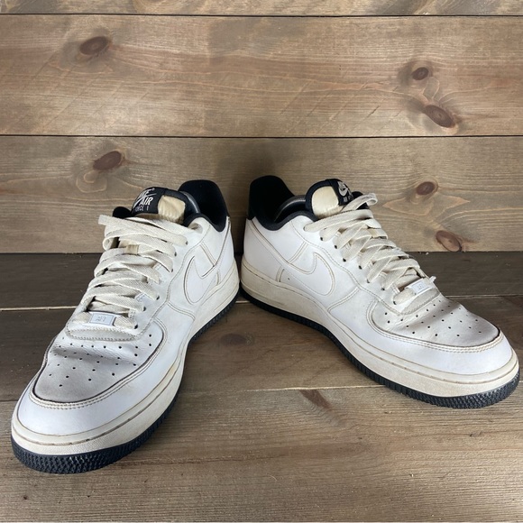 Nike Air Force one Mens size 9 shoes white leather low top sneakers - Picture 3 of 8